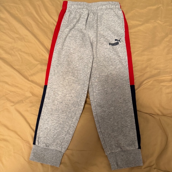 set puma for kids sweater and pants with red/blue on side of pants full zipper - Picture 4 of 9